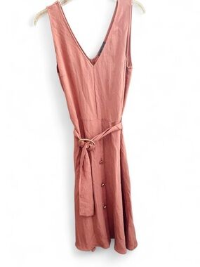 Luxology rose linen dress with belt and button accents in size S